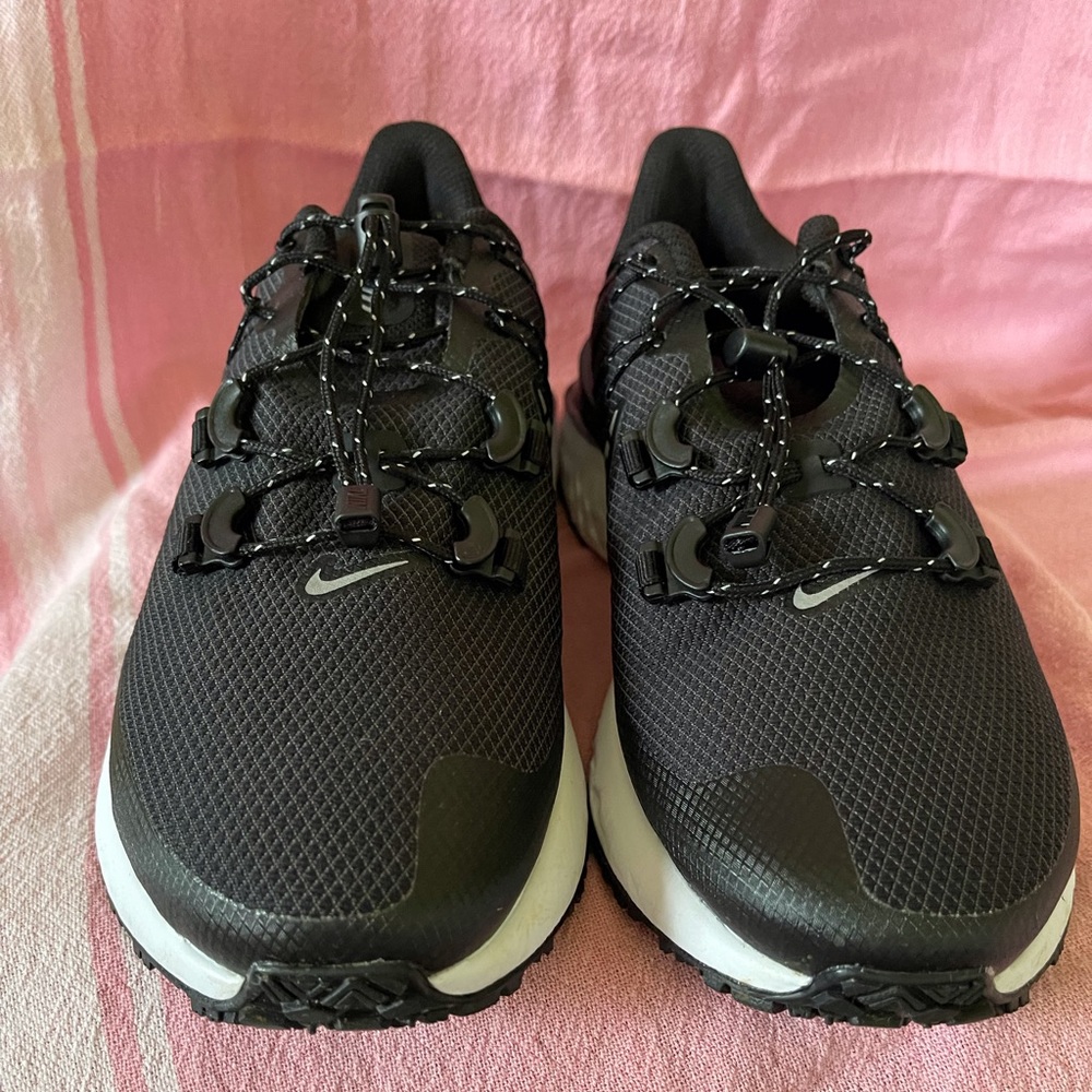 Women’s Nike Legend React 3 Size 7.5